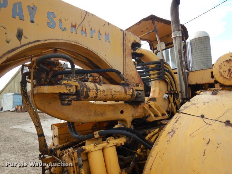 image for item IT9410 1965 International 270  scraper