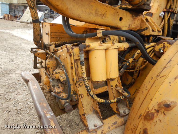 image for item IT9410 1965 International 270  scraper