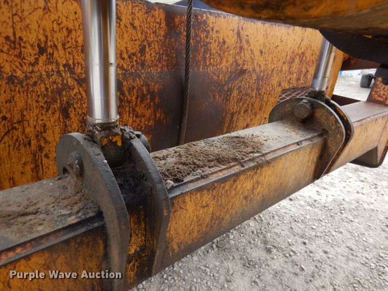 image for item IT9410 1965 International 270  scraper