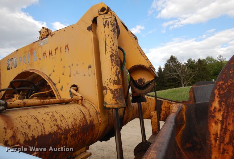 image for item IT9410 1965 International 270  scraper