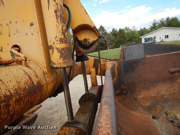 image for item IT9410 1965 International 270  scraper