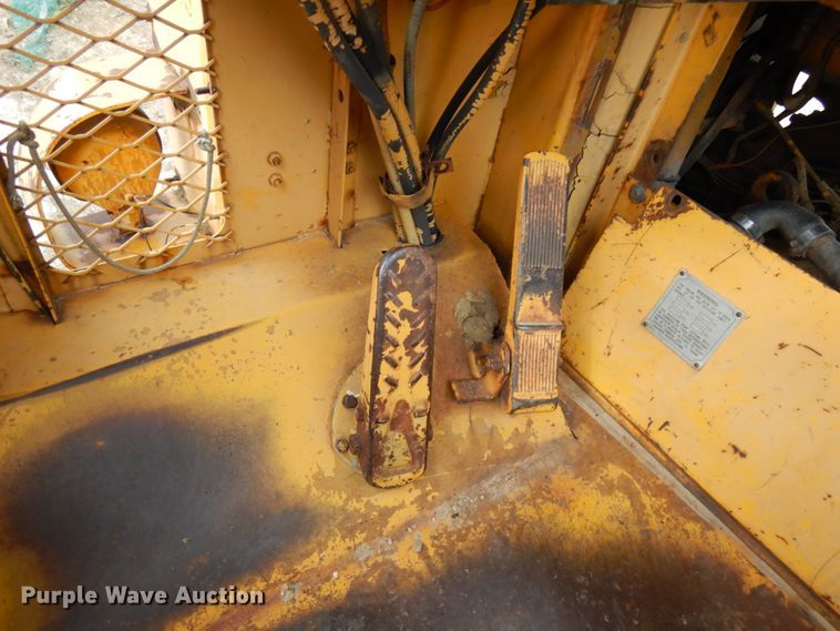 image for item IT9410 1965 International 270  scraper