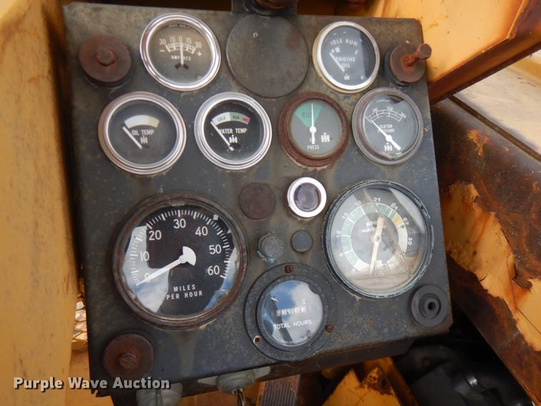 image for item IT9410 1965 International 270  scraper