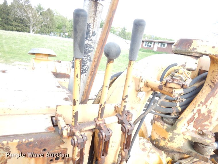 image for item IT9410 1965 International 270  scraper