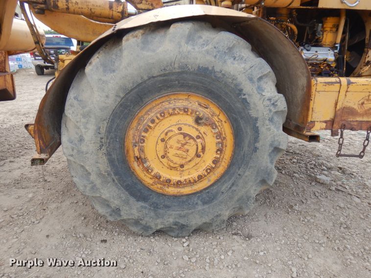 image for item IT9410 1965 International 270  scraper