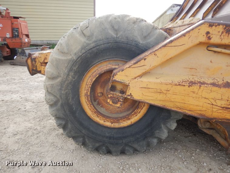 image for item IT9410 1965 International 270  scraper