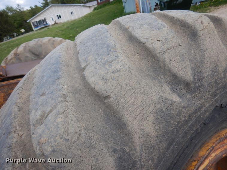 image for item IT9410 1965 International 270  scraper