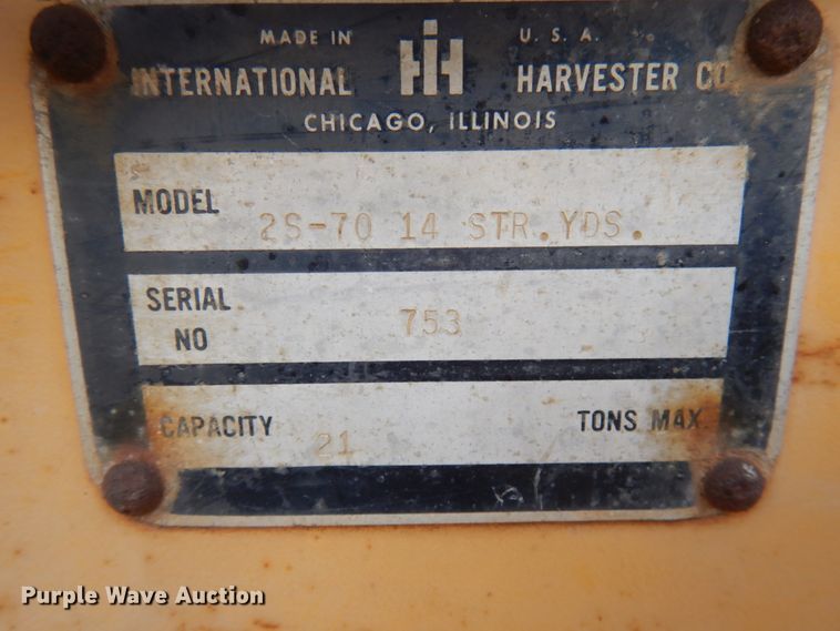 image for item IT9410 1965 International 270  scraper