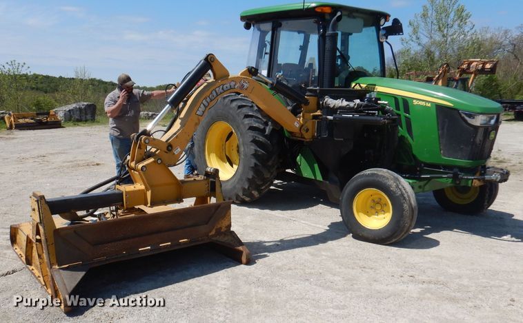 image for item DA5294 2011 John Deere 5085M  tractor