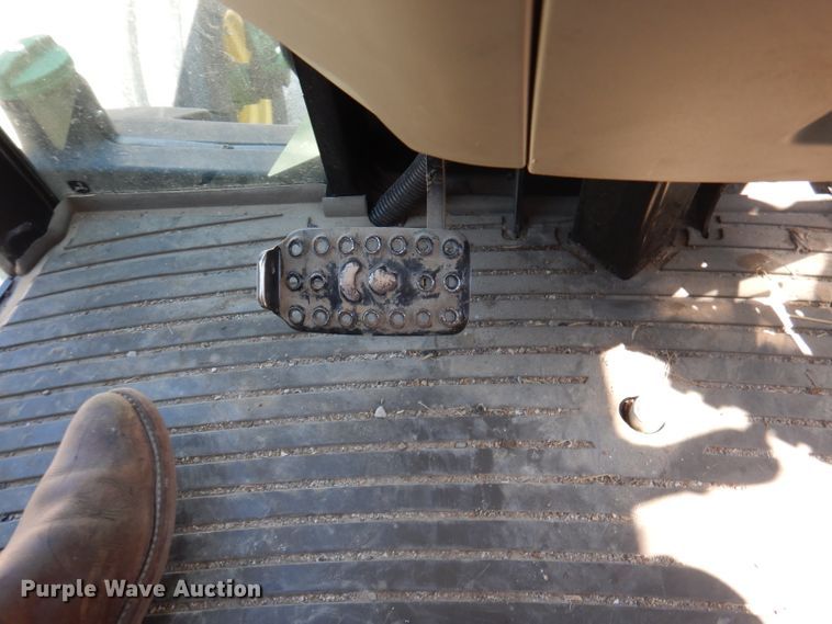 image for item DA5294 2011 John Deere 5085M  tractor