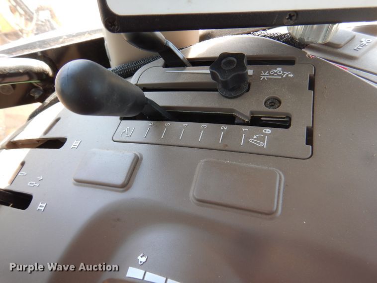 image for item DA5294 2011 John Deere 5085M  tractor