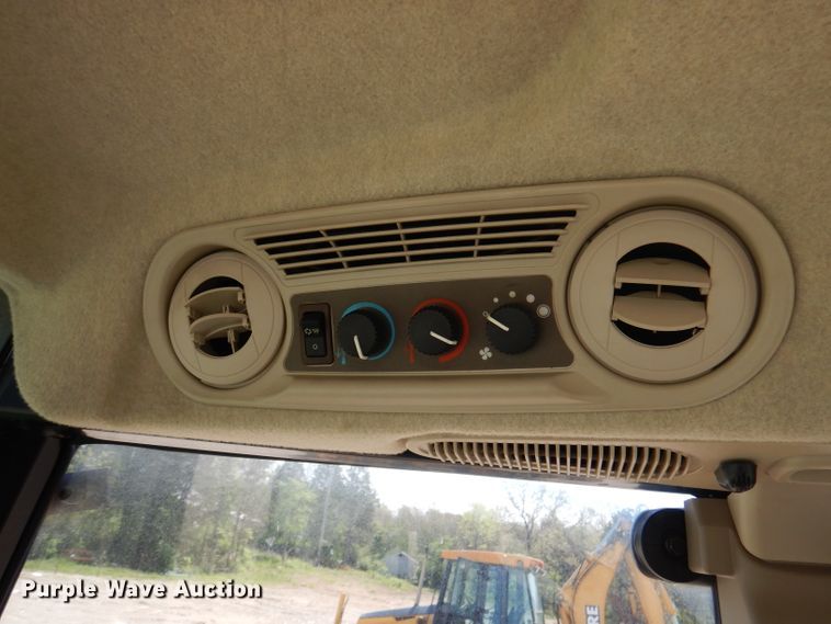 image for item DA5294 2011 John Deere 5085M  tractor