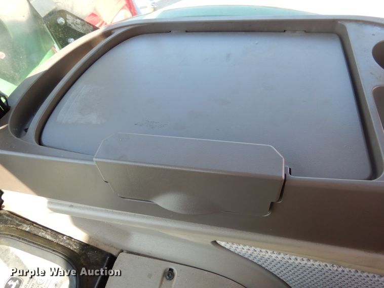 image for item DA5294 2011 John Deere 5085M  tractor