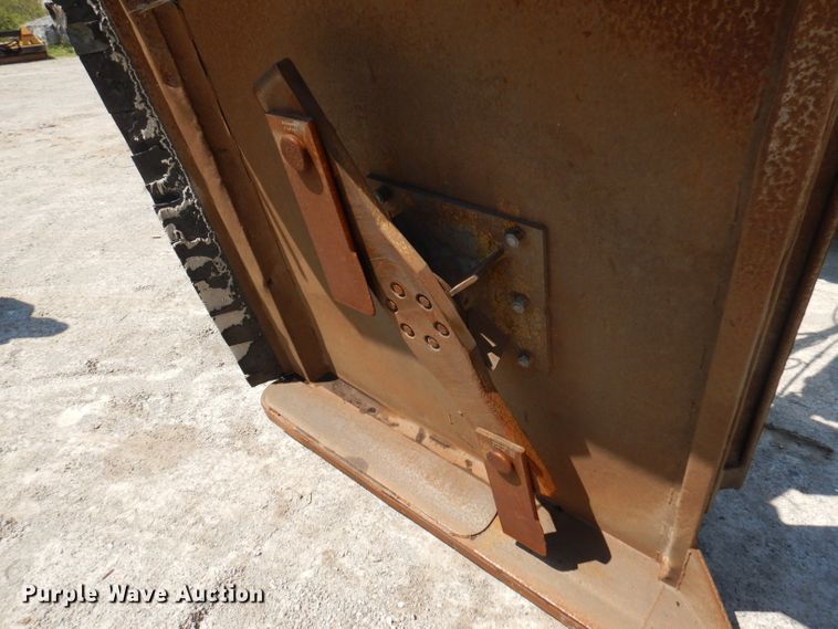 image for item DA5294 2011 John Deere 5085M  tractor