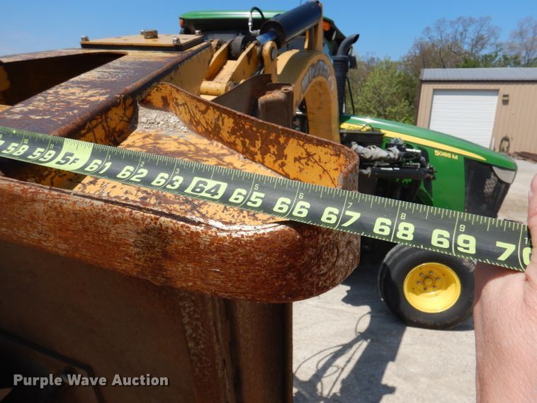 image for item DA5294 2011 John Deere 5085M  tractor