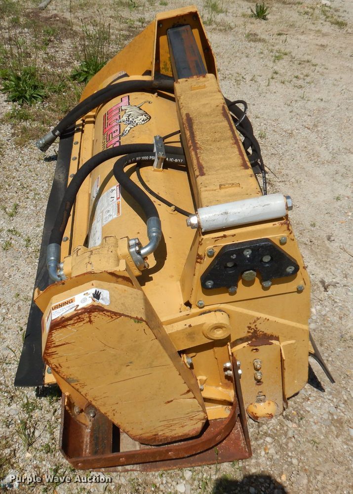 image for item DA5294 2011 John Deere 5085M  tractor