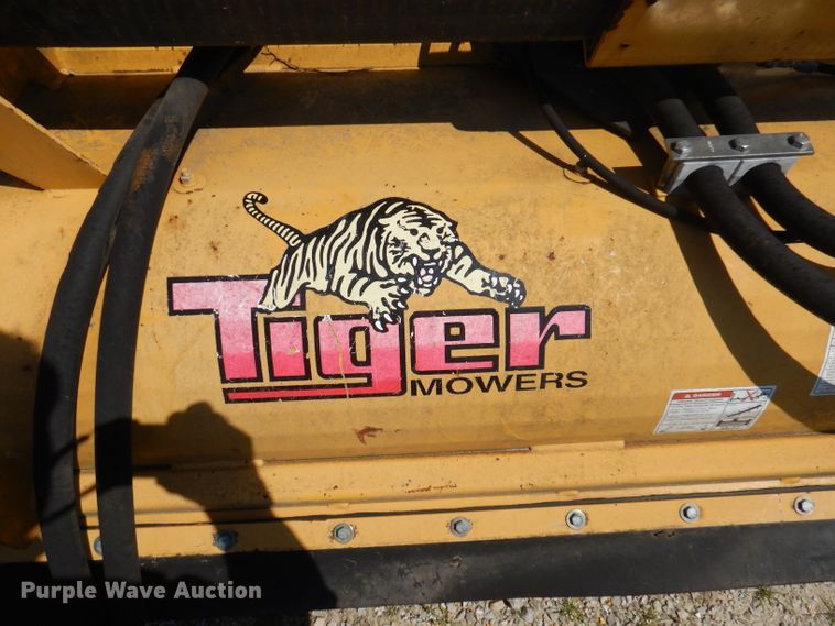 image for item DA5294 2011 John Deere 5085M  tractor