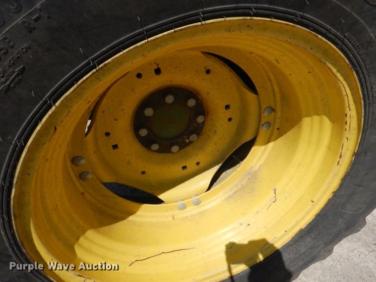 image for item DA5294 2011 John Deere 5085M  tractor