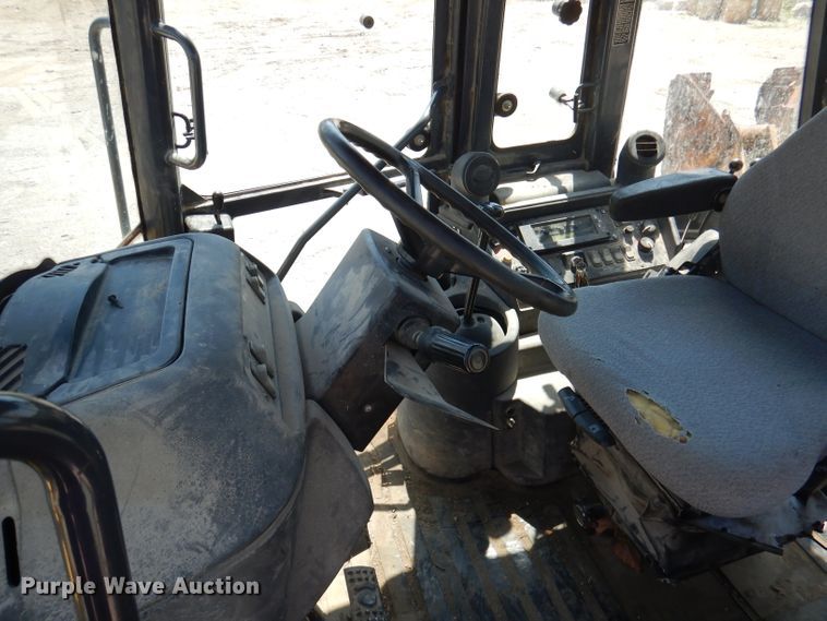 image for item DA5295 2004 John Deere 410G  backhoe