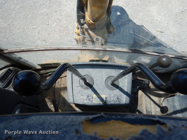 image for item DA5295 2004 John Deere 410G  backhoe