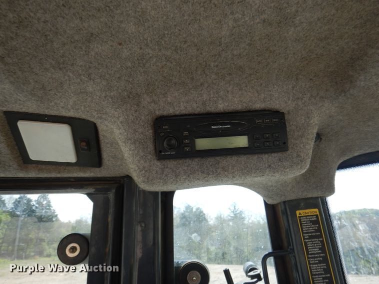 image for item DA5295 2004 John Deere 410G  backhoe