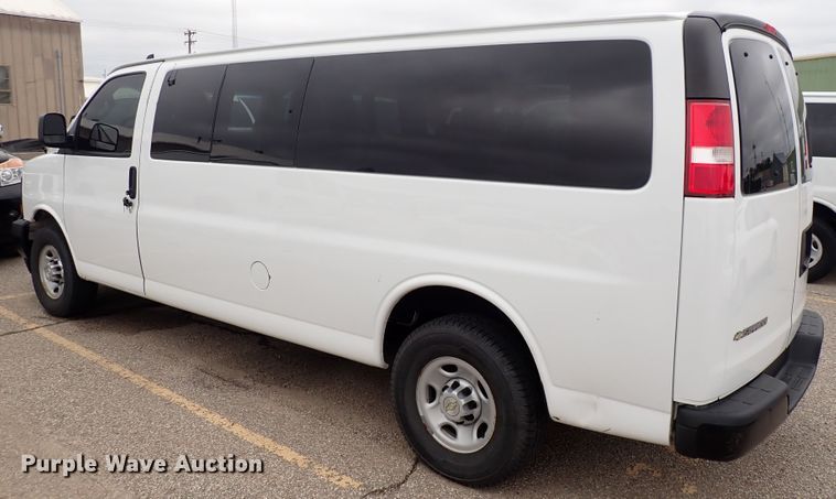 image for item DC1492 2017 Chevrolet G3500  van