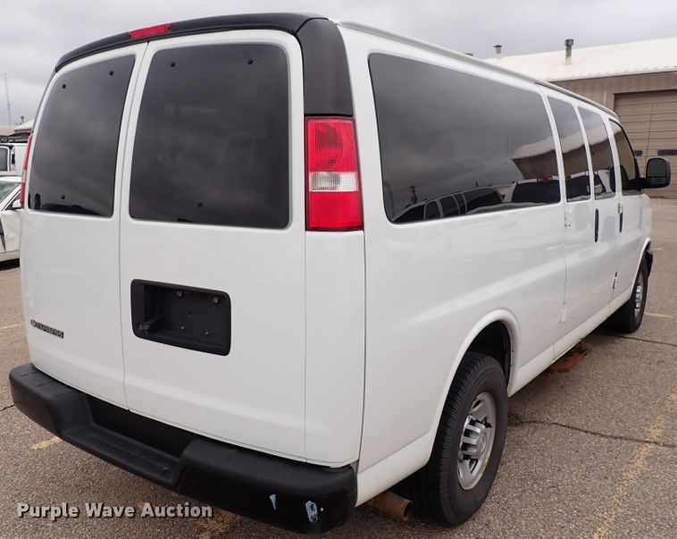 image for item DC1492 2017 Chevrolet G3500  van