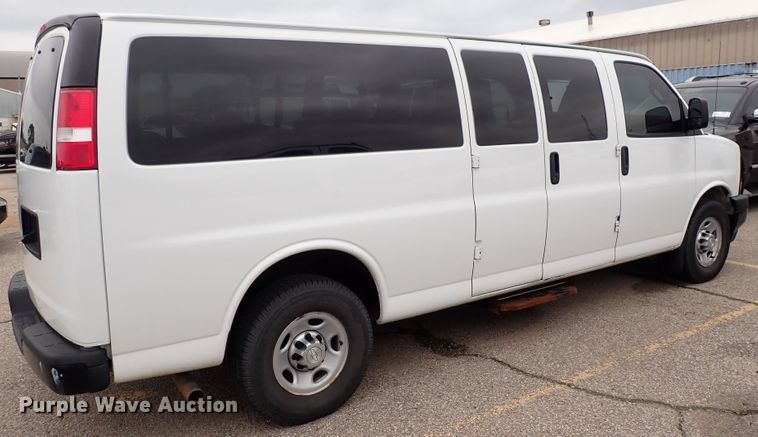 image for item DC1492 2017 Chevrolet G3500  van