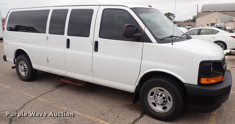 image for item DC1492 2017 Chevrolet G3500  van