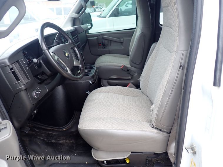 image for item DC1492 2017 Chevrolet G3500  van