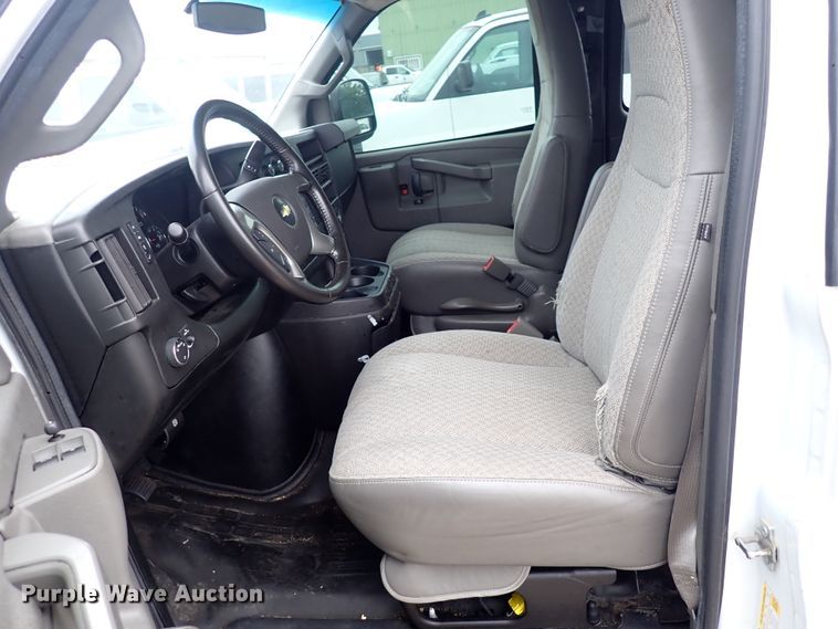 image for item DC1492 2017 Chevrolet G3500  van