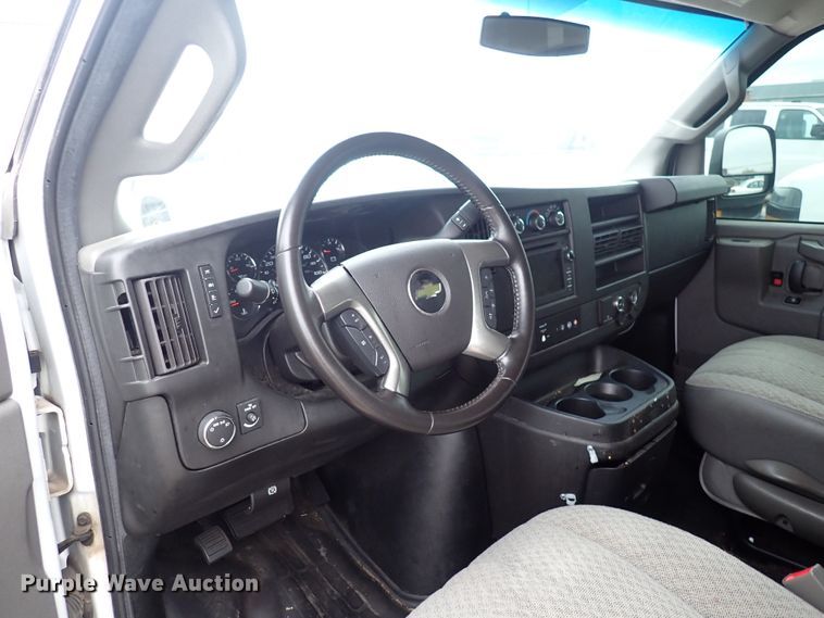 image for item DC1492 2017 Chevrolet G3500  van
