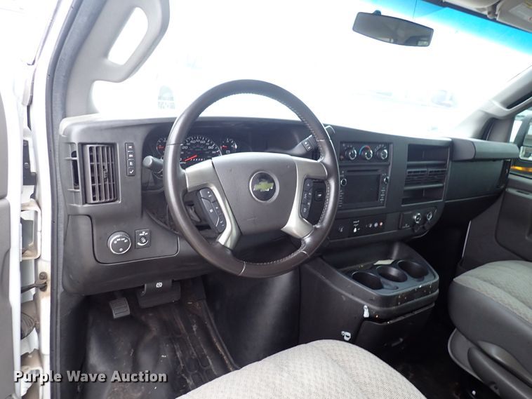 image for item DC1492 2017 Chevrolet G3500  van