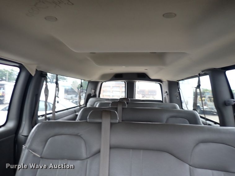 image for item DC1492 2017 Chevrolet G3500  van