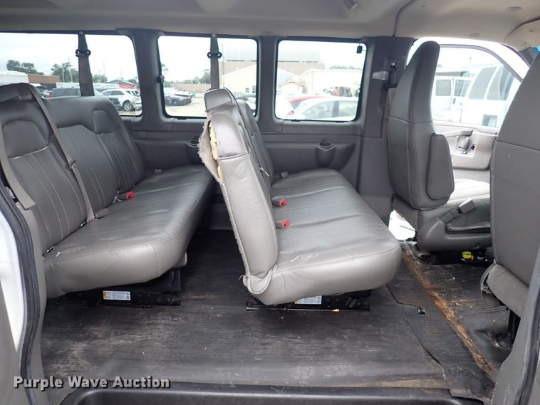 image for item DC1492 2017 Chevrolet G3500  van