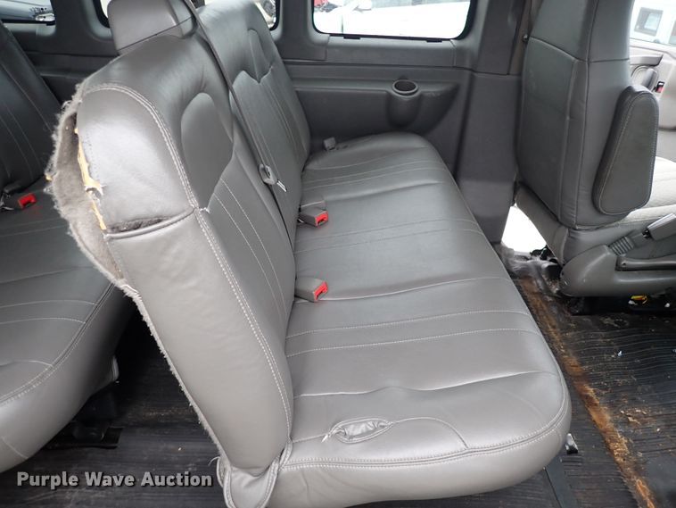 image for item DC1492 2017 Chevrolet G3500  van