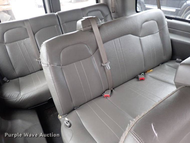 image for item DC1492 2017 Chevrolet G3500  van