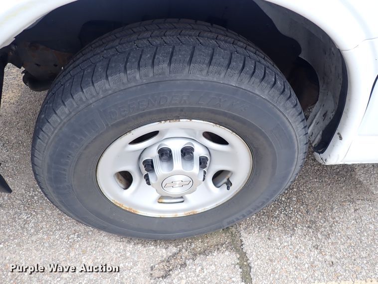 image for item DC1492 2017 Chevrolet G3500  van