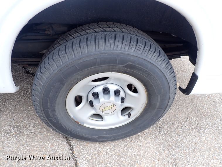 image for item DC1492 2017 Chevrolet G3500  van