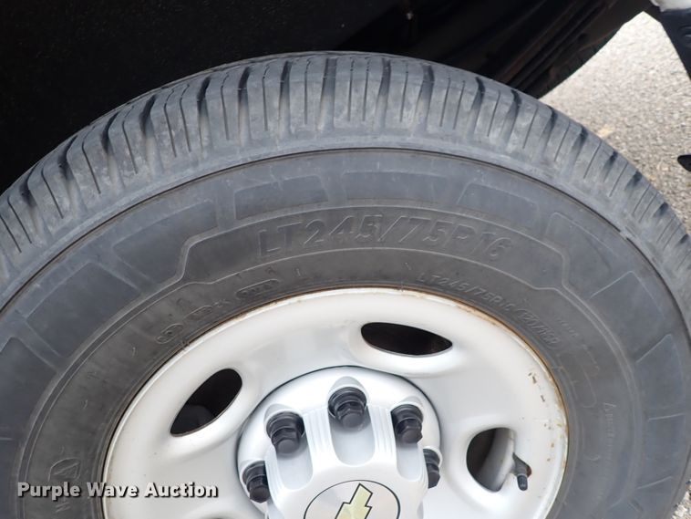 image for item DC1492 2017 Chevrolet G3500  van