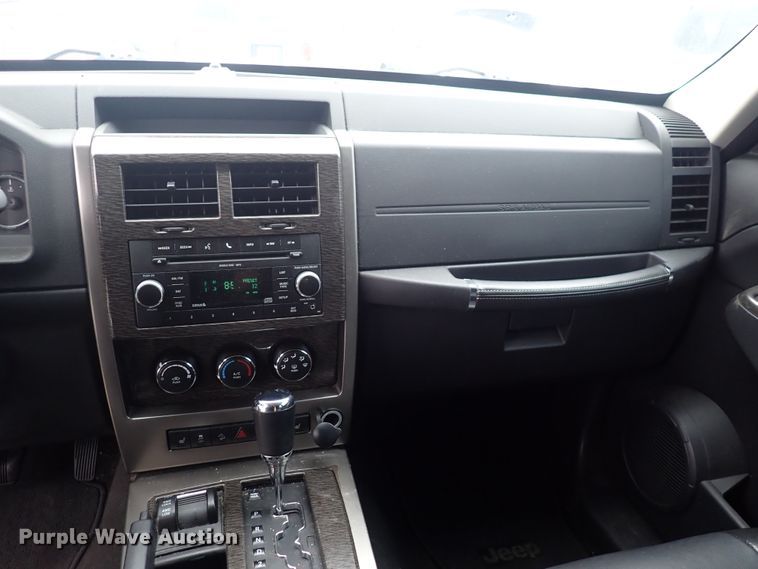 image for item DC1495 2011 Jeep Liberty  SUV