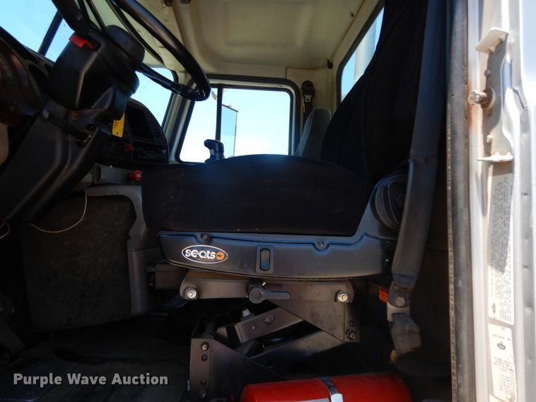 image for item DC2095 2001 Mack CH613  semi truck