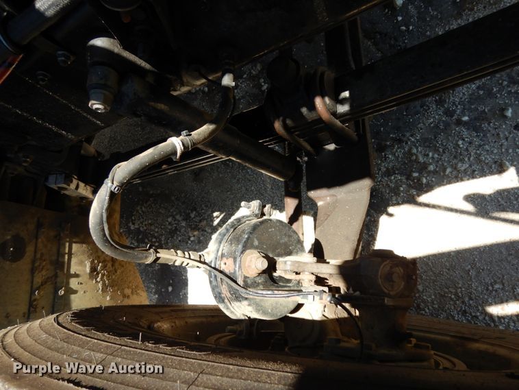 image for item DC2095 2001 Mack CH613  semi truck