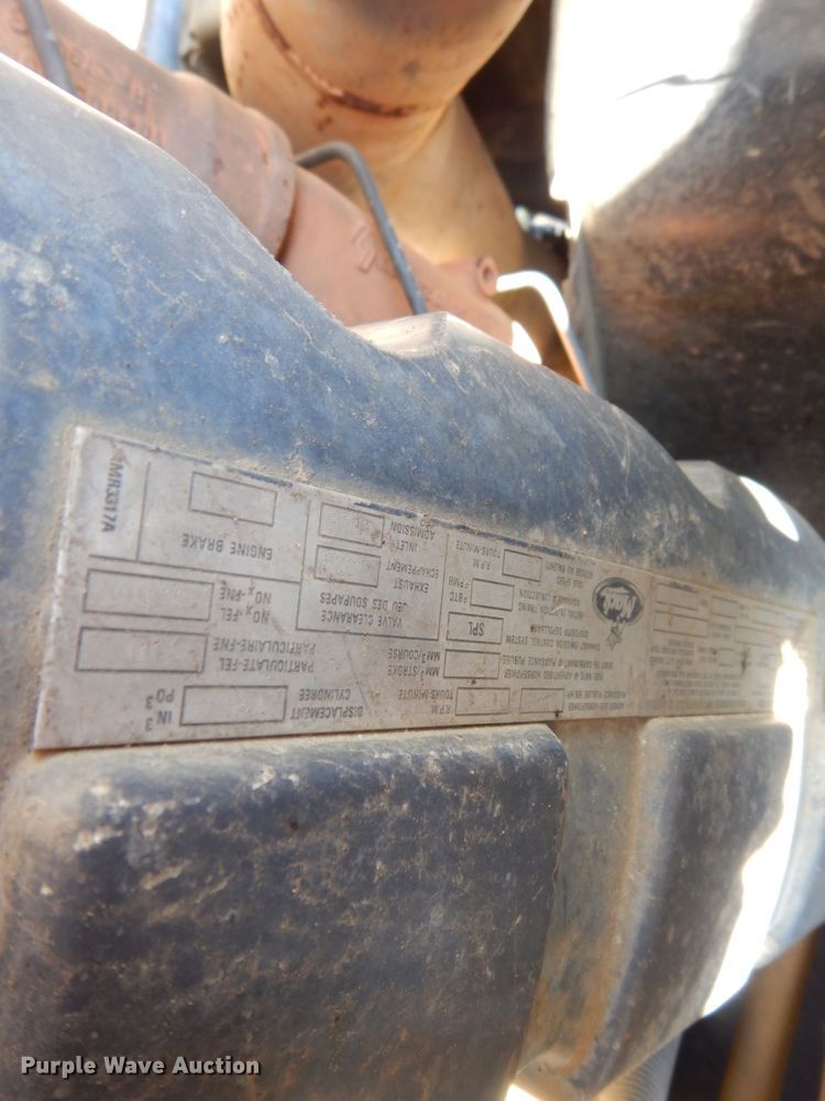 image for item DC2095 2001 Mack CH613  semi truck