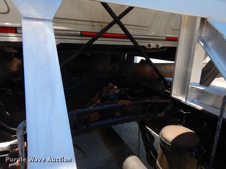 image for item DC2095 2001 Mack CH613  semi truck