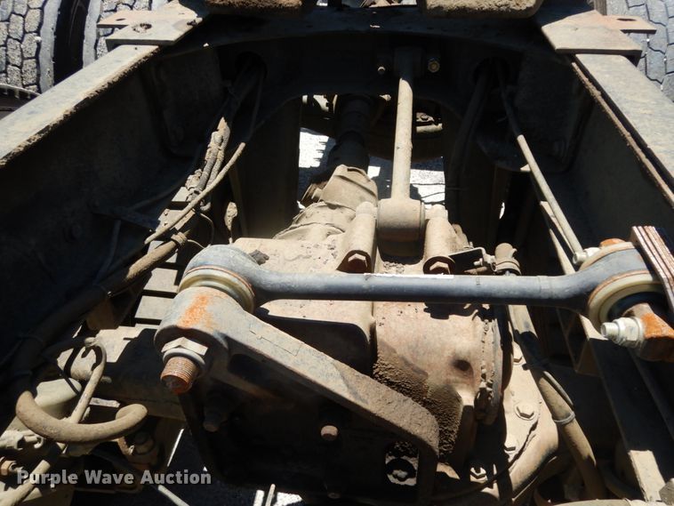 image for item DC2095 2001 Mack CH613  semi truck