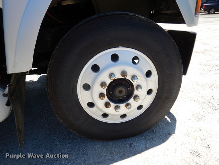 image for item DC2095 2001 Mack CH613  semi truck