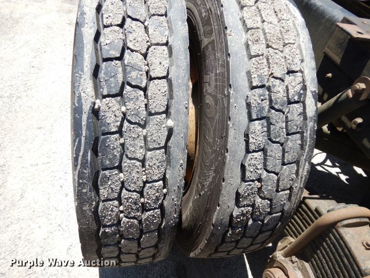 image for item DC2095 2001 Mack CH613  semi truck