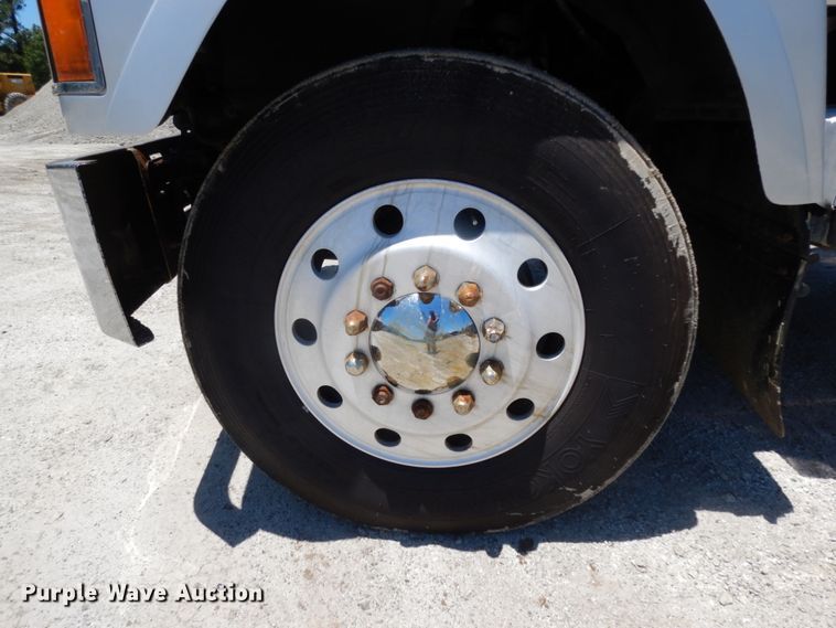 image for item DC2095 2001 Mack CH613  semi truck