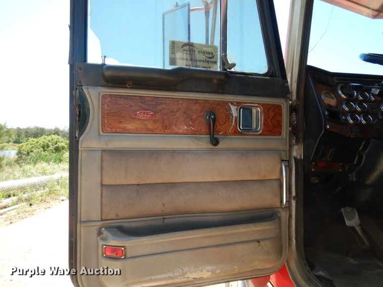 image for item DC2096 1997 Peterbilt 379  semi truck